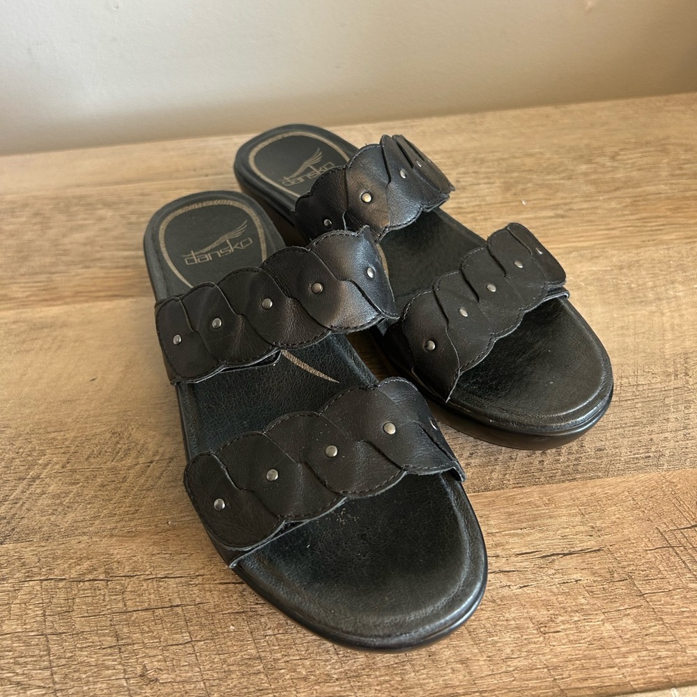 Dansko Sandals Womens 36 Dee Slide Black Leather Studded‎ Wedge Heels Classic
